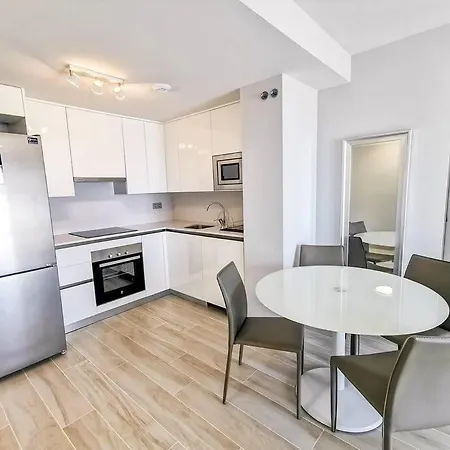 с 1 спальней на пляже техита в Apartment *